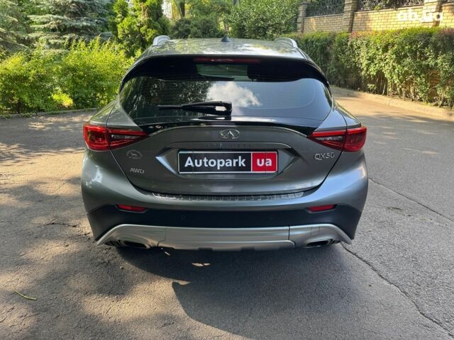 Серый Инфинити QX30, объемом двигателя 2 л и пробегом 156 тыс. км за 16990 $, фото 6 на Automoto.ua