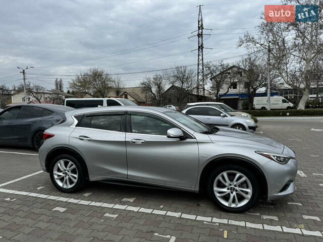 Серый Инфинити QX30, объемом двигателя 1.99 л и пробегом 121 тыс. км за 14500 $, фото 5 на Automoto.ua