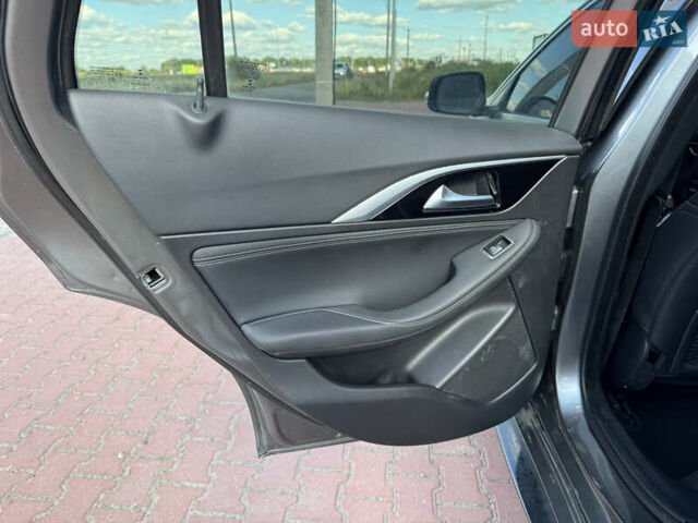 Сірий Інфініті QX30, об'ємом двигуна 2 л та пробігом 33 тис. км за 11990 $, фото 22 на Automoto.ua