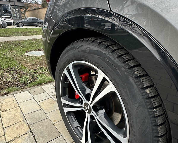 Сірий Інфініті QX30, об'ємом двигуна 1.99 л та пробігом 180 тис. км за 20000 $, фото 13 на Automoto.ua