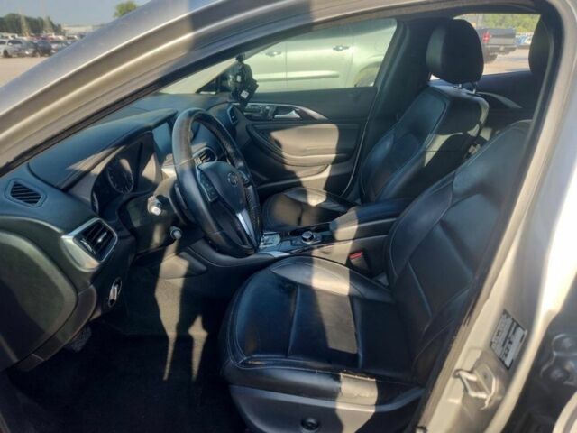 Серый Инфинити QX30, объемом двигателя 2 л и пробегом 187 тыс. км за 10500 $, фото 6 на Automoto.ua