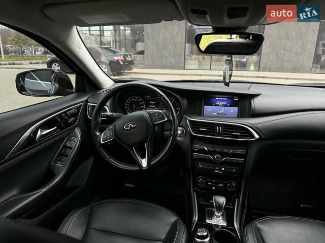 Сірий Інфініті QX30, об'ємом двигуна 1.99 л та пробігом 180 тис. км за 20000 $, фото 7 на Automoto.ua