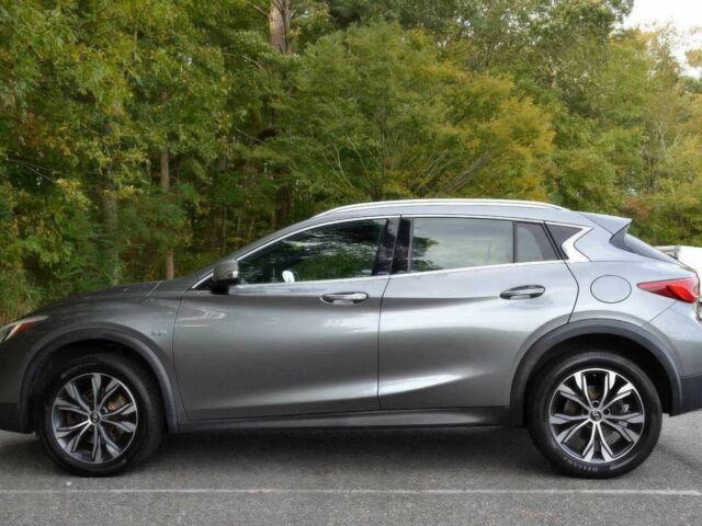 Сірий Інфініті QX30, об'ємом двигуна 2 л та пробігом 60 тис. км за 8800 $, фото 7 на Automoto.ua