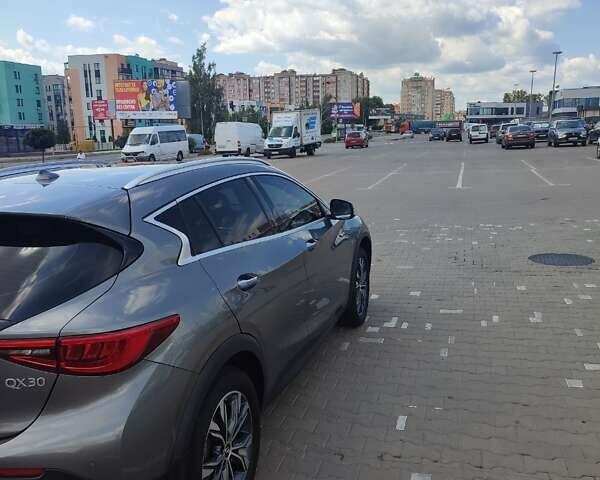 Серый Инфинити QX30, объемом двигателя 1.99 л и пробегом 49 тыс. км за 19500 $, фото 5 на Automoto.ua
