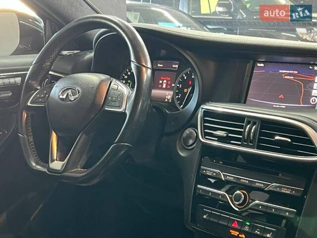Серый Инфинити QX30, объемом двигателя 2 л и пробегом 154 тыс. км за 15250 $, фото 10 на Automoto.ua
