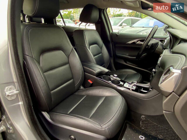 Серый Инфинити QX30, объемом двигателя 1.99 л и пробегом 98 тыс. км за 15800 $, фото 17 на Automoto.ua