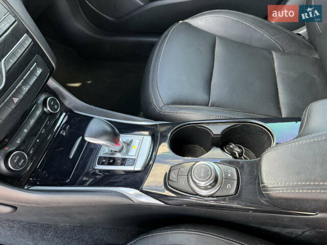 Сірий Інфініті QX30, об'ємом двигуна 2 л та пробігом 33 тис. км за 11990 $, фото 21 на Automoto.ua