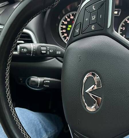 Сірий Інфініті QX30, об'ємом двигуна 1.99 л та пробігом 94 тис. км за 18200 $, фото 10 на Automoto.ua
