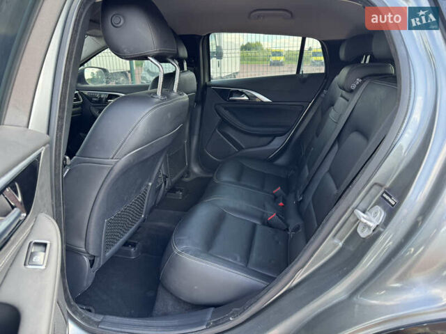 Сірий Інфініті QX30, об'ємом двигуна 2 л та пробігом 33 тис. км за 11990 $, фото 23 на Automoto.ua