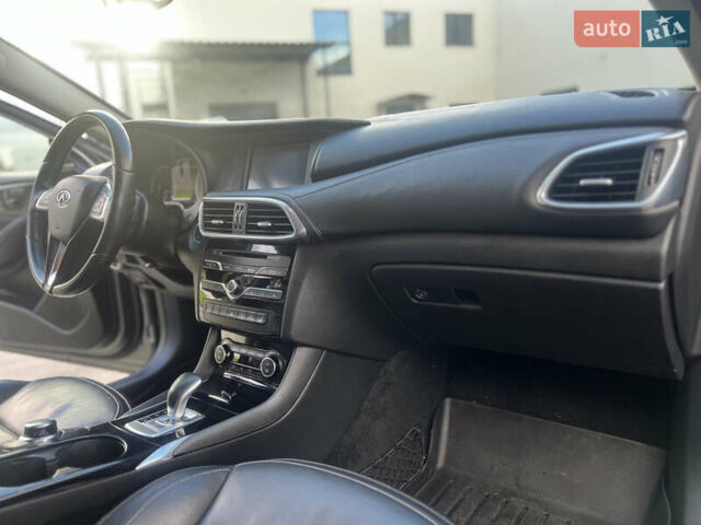 Сірий Інфініті QX30, об'ємом двигуна 2 л та пробігом 136 тис. км за 13500 $, фото 17 на Automoto.ua