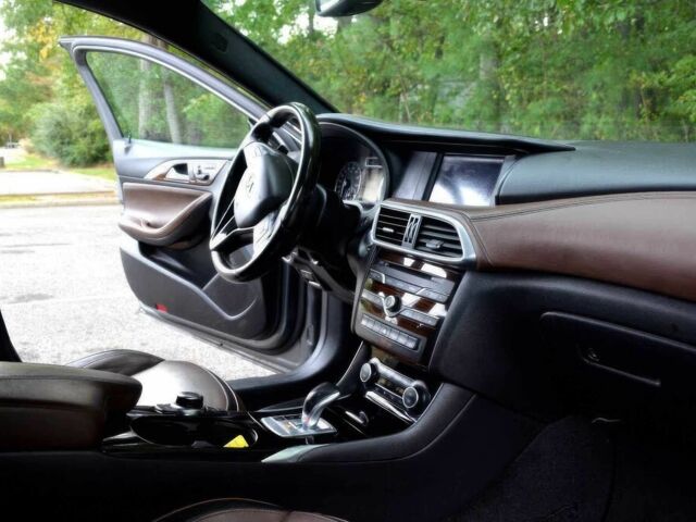 Сірий Інфініті QX30, об'ємом двигуна 2 л та пробігом 60 тис. км за 8800 $, фото 10 на Automoto.ua