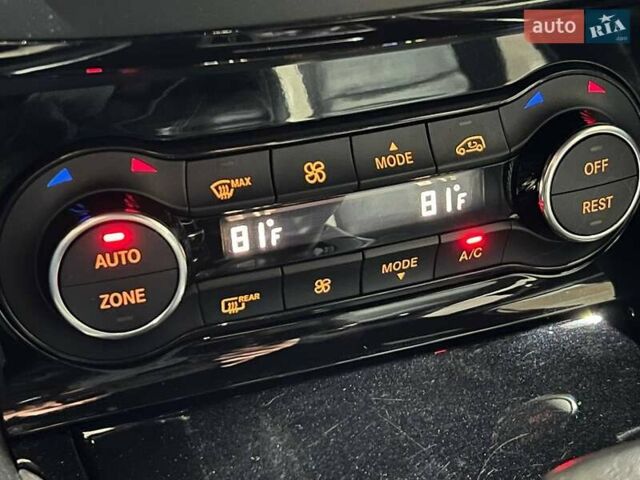 Серый Инфинити QX30, объемом двигателя 2 л и пробегом 154 тыс. км за 15250 $, фото 23 на Automoto.ua