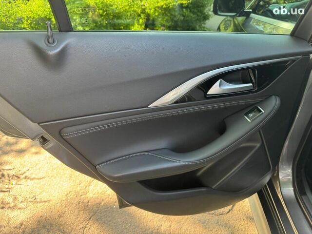 Серый Инфинити QX30, объемом двигателя 2 л и пробегом 156 тыс. км за 16990 $, фото 18 на Automoto.ua