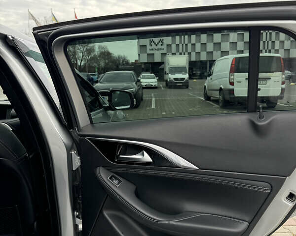 Серый Инфинити QX30, объемом двигателя 1.99 л и пробегом 121 тыс. км за 14500 $, фото 19 на Automoto.ua