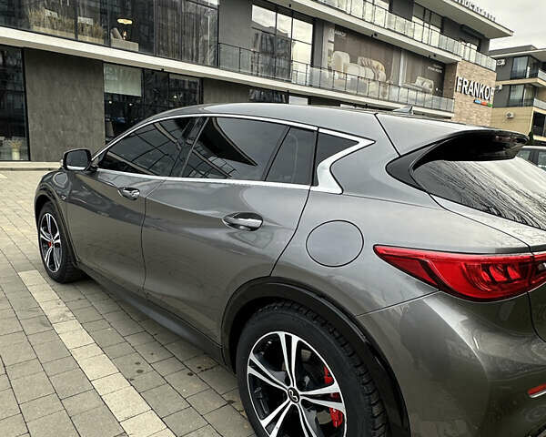 Сірий Інфініті QX30, об'ємом двигуна 1.99 л та пробігом 180 тис. км за 20000 $, фото 4 на Automoto.ua