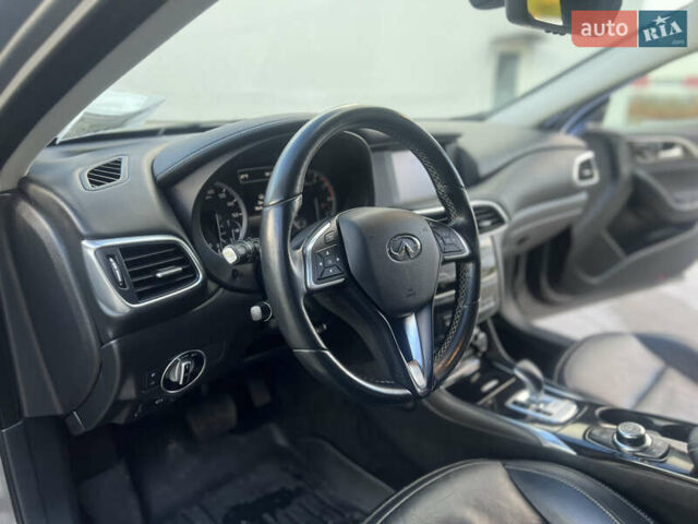 Сірий Інфініті QX30, об'ємом двигуна 2 л та пробігом 136 тис. км за 13500 $, фото 15 на Automoto.ua