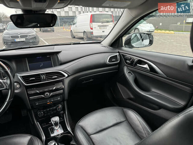 Серый Инфинити QX30, объемом двигателя 1.99 л и пробегом 121 тыс. км за 14500 $, фото 30 на Automoto.ua