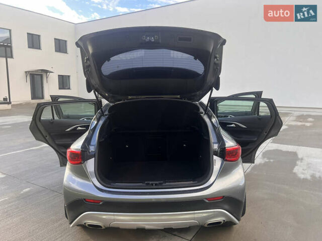 Сірий Інфініті QX30, об'ємом двигуна 2 л та пробігом 136 тис. км за 13500 $, фото 8 на Automoto.ua
