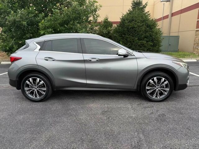 Сірий Інфініті QX30, об'ємом двигуна 2 л та пробігом 47 тис. км за 13200 $, фото 6 на Automoto.ua