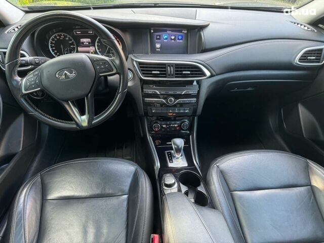 Серый Инфинити QX30, объемом двигателя 2 л и пробегом 156 тыс. км за 16990 $, фото 20 на Automoto.ua