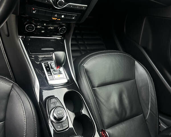 Сірий Інфініті QX30, об'ємом двигуна 1.99 л та пробігом 180 тис. км за 20000 $, фото 8 на Automoto.ua