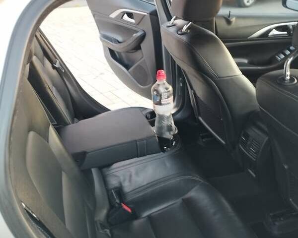 Сірий Інфініті QX30, об'ємом двигуна 1.99 л та пробігом 247 тис. км за 13900 $, фото 9 на Automoto.ua