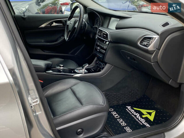 Серый Инфинити QX30, объемом двигателя 1.99 л и пробегом 98 тыс. км за 15800 $, фото 16 на Automoto.ua