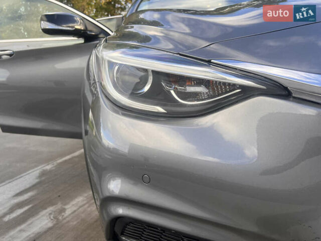Сірий Інфініті QX30, об'ємом двигуна 2 л та пробігом 136 тис. км за 13500 $, фото 7 на Automoto.ua