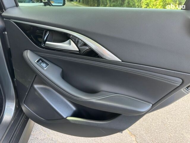 Серый Инфинити QX30, объемом двигателя 2 л и пробегом 156 тыс. км за 16990 $, фото 21 на Automoto.ua