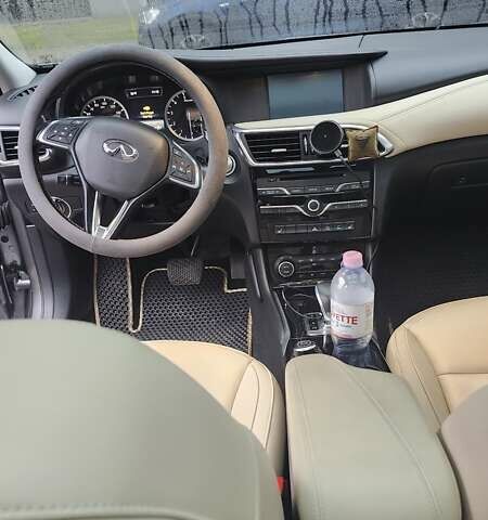 Серый Инфинити QX30, объемом двигателя 1.99 л и пробегом 103 тыс. км за 18800 $, фото 11 на Automoto.ua