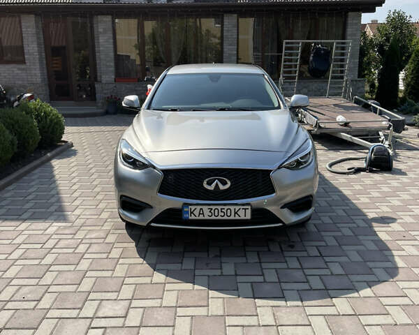 Серый Инфинити QX30, объемом двигателя 2 л и пробегом 100 тыс. км за 15000 $, фото 10 на Automoto.ua