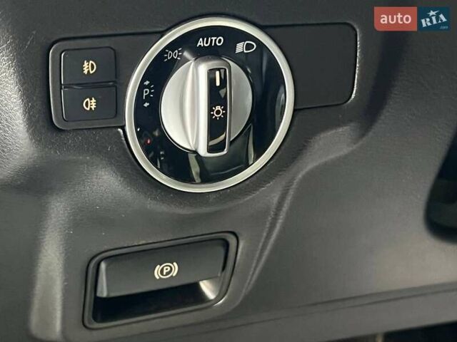 Серый Инфинити QX30, объемом двигателя 2 л и пробегом 154 тыс. км за 15250 $, фото 14 на Automoto.ua