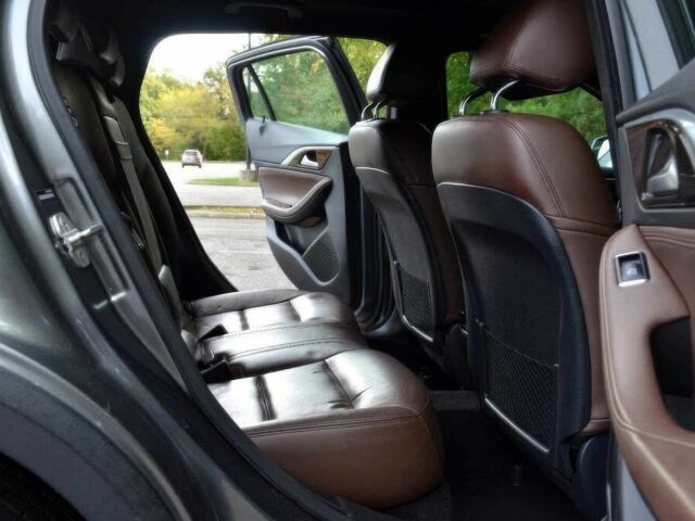 Сірий Інфініті QX30, об'ємом двигуна 2 л та пробігом 60 тис. км за 8800 $, фото 17 на Automoto.ua