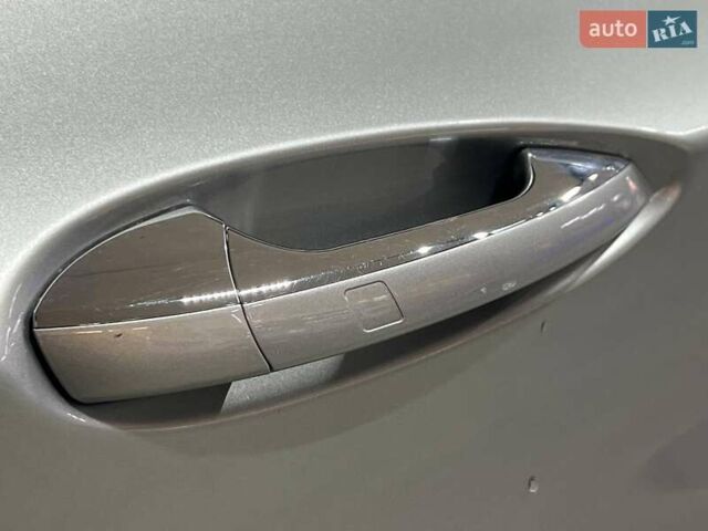 Серый Инфинити QX30, объемом двигателя 2 л и пробегом 154 тыс. км за 15250 $, фото 9 на Automoto.ua