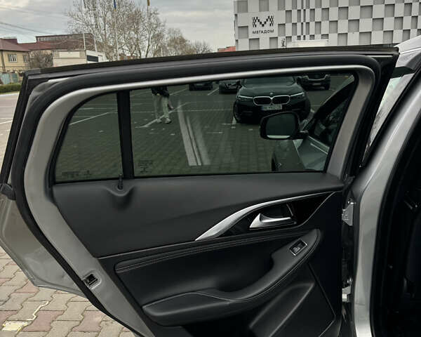 Серый Инфинити QX30, объемом двигателя 1.99 л и пробегом 121 тыс. км за 14500 $, фото 18 на Automoto.ua