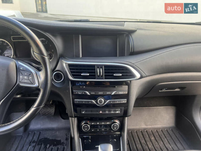 Сірий Інфініті QX30, об'ємом двигуна 2 л та пробігом 136 тис. км за 13500 $, фото 21 на Automoto.ua