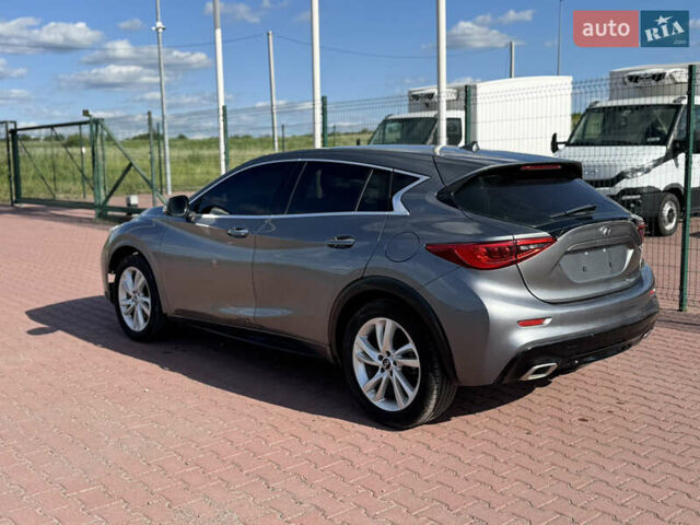 Сірий Інфініті QX30, об'ємом двигуна 2 л та пробігом 33 тис. км за 11990 $, фото 4 на Automoto.ua