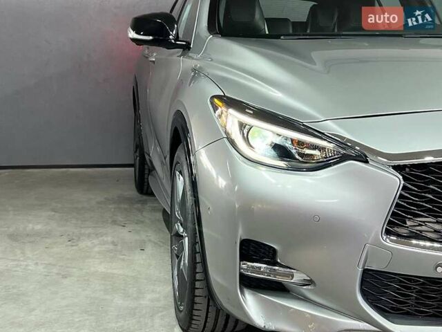 Серый Инфинити QX30, объемом двигателя 2 л и пробегом 154 тыс. км за 15250 $, фото 3 на Automoto.ua
