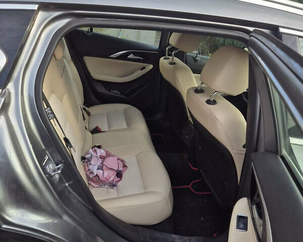 Серый Инфинити QX30, объемом двигателя 2 л и пробегом 159 тыс. км за 17000 $, фото 4 на Automoto.ua