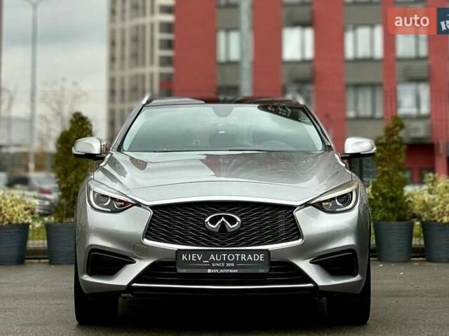 Сірий Інфініті QX30, об'ємом двигуна 2 л та пробігом 118 тис. км за 17700 $, фото 2 на Automoto.ua