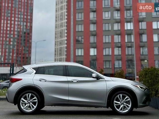 Сірий Інфініті QX30, об'ємом двигуна 2 л та пробігом 118 тис. км за 17700 $, фото 8 на Automoto.ua