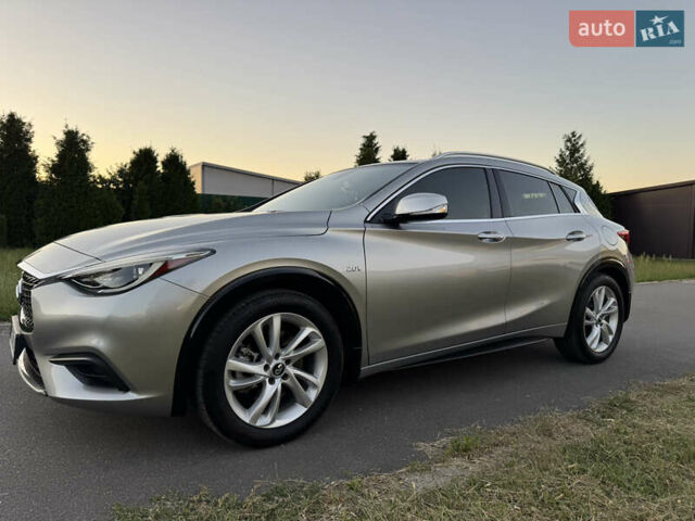 Серый Инфинити QX30, объемом двигателя 2 л и пробегом 118 тыс. км за 17400 $, фото 7 на Automoto.ua