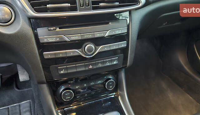 Сірий Інфініті QX30, об'ємом двигуна 1.99 л та пробігом 65 тис. км за 19700 $, фото 8 на Automoto.ua