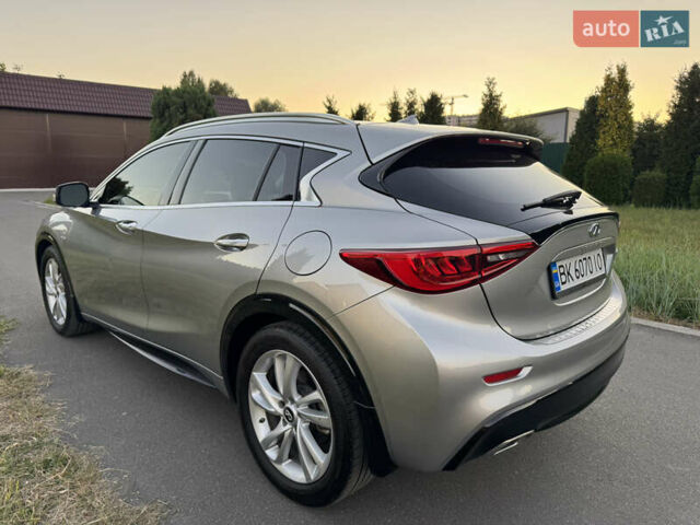 Серый Инфинити QX30, объемом двигателя 2 л и пробегом 118 тыс. км за 17400 $, фото 9 на Automoto.ua