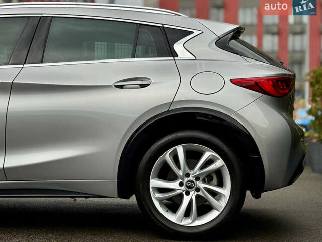 Сірий Інфініті QX30, об'ємом двигуна 2 л та пробігом 118 тис. км за 17700 $, фото 13 на Automoto.ua