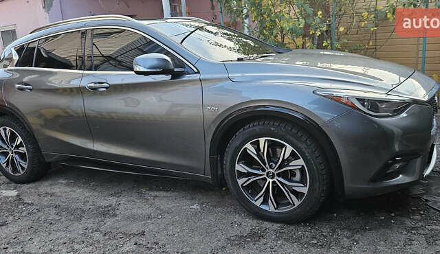 Сірий Інфініті QX30, об'ємом двигуна 1.99 л та пробігом 65 тис. км за 19700 $, фото 2 на Automoto.ua
