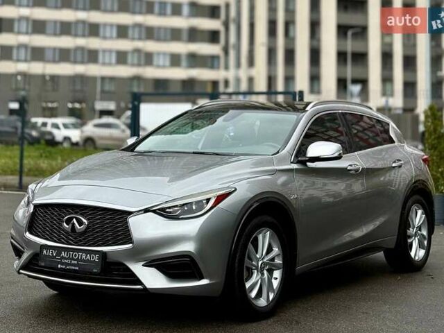 Сірий Інфініті QX30, об'ємом двигуна 2 л та пробігом 118 тис. км за 17700 $, фото 5 на Automoto.ua
