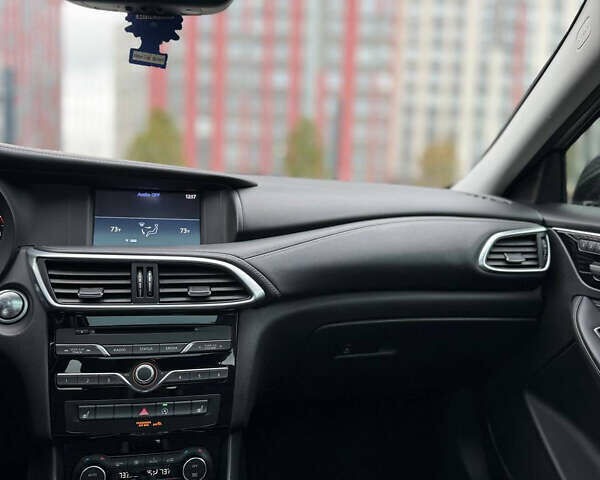 Сірий Інфініті QX30, об'ємом двигуна 2 л та пробігом 118 тис. км за 17700 $, фото 39 на Automoto.ua