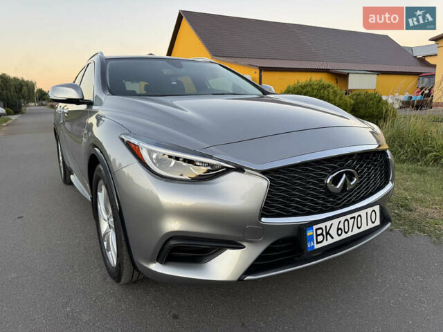 Серый Инфинити QX30, объемом двигателя 2 л и пробегом 118 тыс. км за 17400 $, фото 4 на Automoto.ua