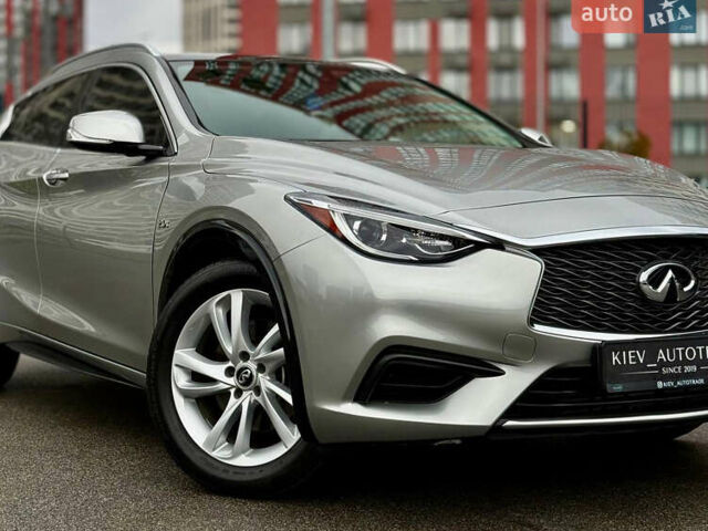 Сірий Інфініті QX30, об'ємом двигуна 2 л та пробігом 118 тис. км за 17700 $, фото 4 на Automoto.ua